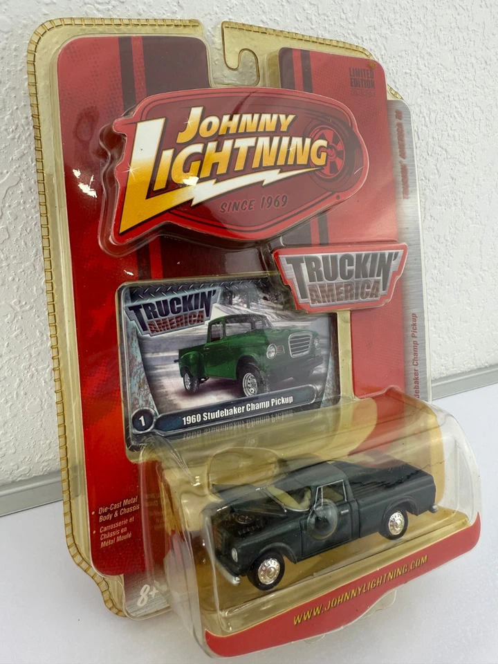 Johnny Lightning Truckin' America "1960 Studebaker Champ Pickup" 1:64. R1 Foto 2 de 4
