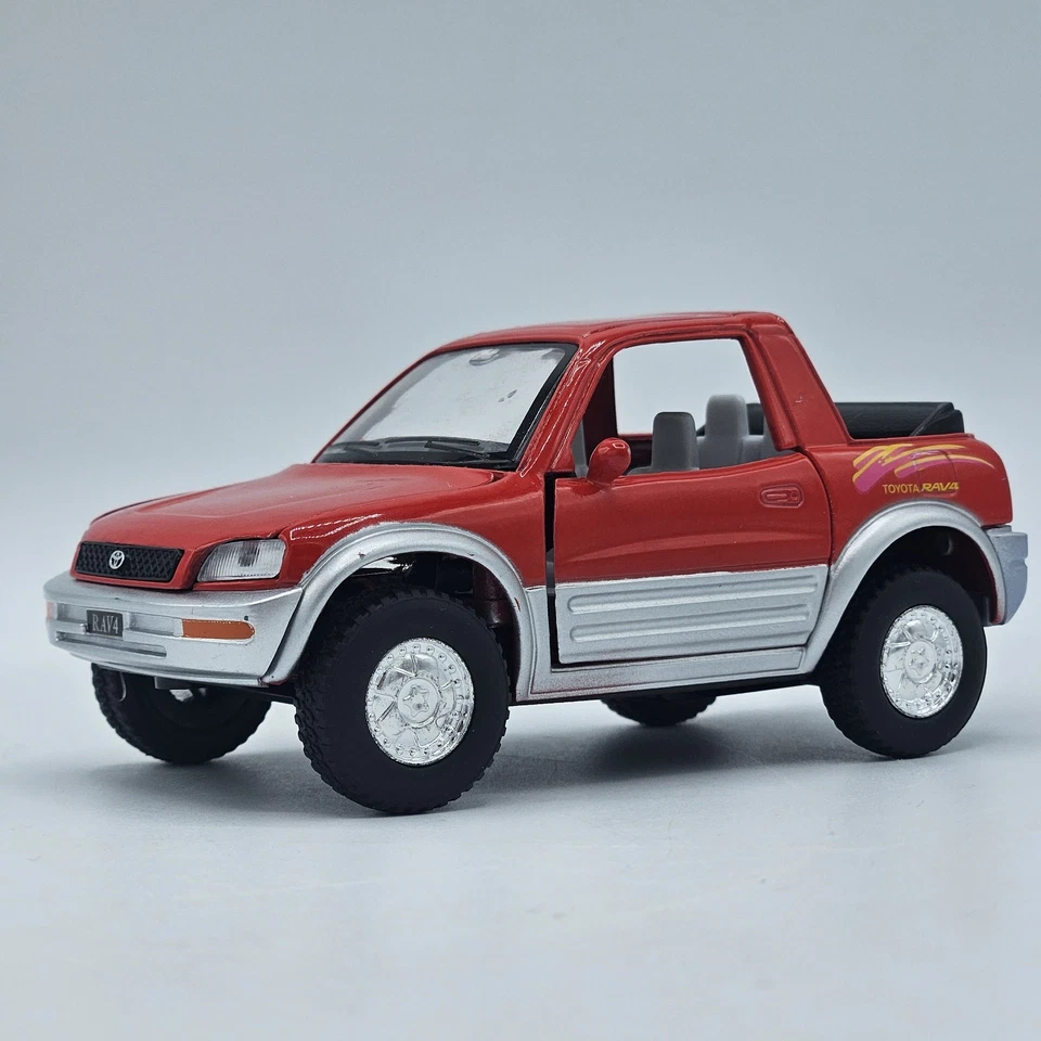 Kinsmart Red Toyota Rav4 Cabriolet 2dr Hardtop 1/32 Scale Diecast Car 5" Opens - Image 3 of 4