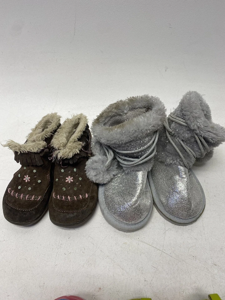 Niñas Niños Pequeños Zapatos Talla US 5 LoteA Paquete 11 Pares Nike Sandalias New Balance Foto 2 de 4