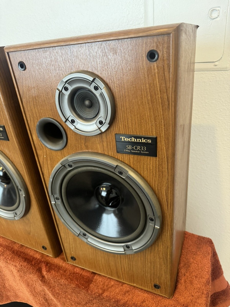 Technics SB-CR33 Vintage 2 Way Floor/ Shelf Speakers 140 Watts 8