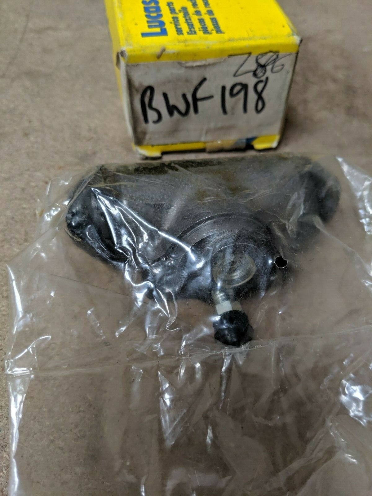 Picture 1 of 1