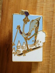 Plymouth Roadrunner 1985 Enamel Metal Pinback Lapel ~ Skiing Roadrunner