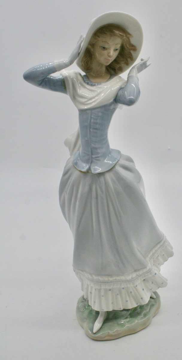 （大幅値下げ）【LLADRO #4936】Spring Breeze 青い貴婦人 Lladro 4936 
