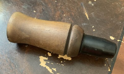 VINTAGE CABELA'S MASTER GUIDE WOOD DEER CALL KIT IN CASE W/LANYARDS