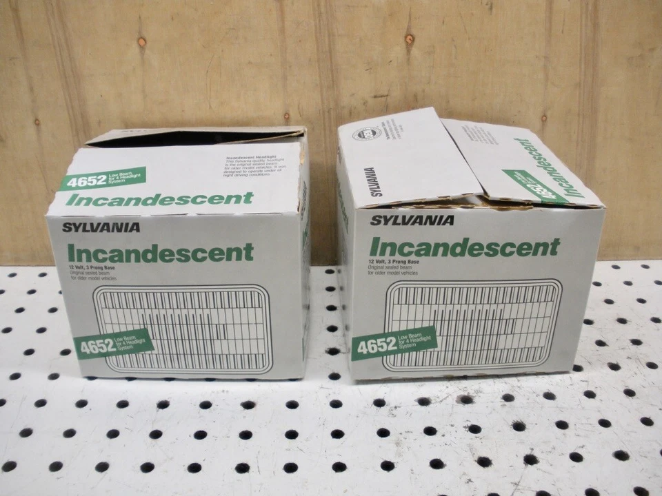 4652 Sylvania Glass Incandescent OE type Headlight 3 Lug 12V - PAIR of 2 Lights  - Image 3 of 4