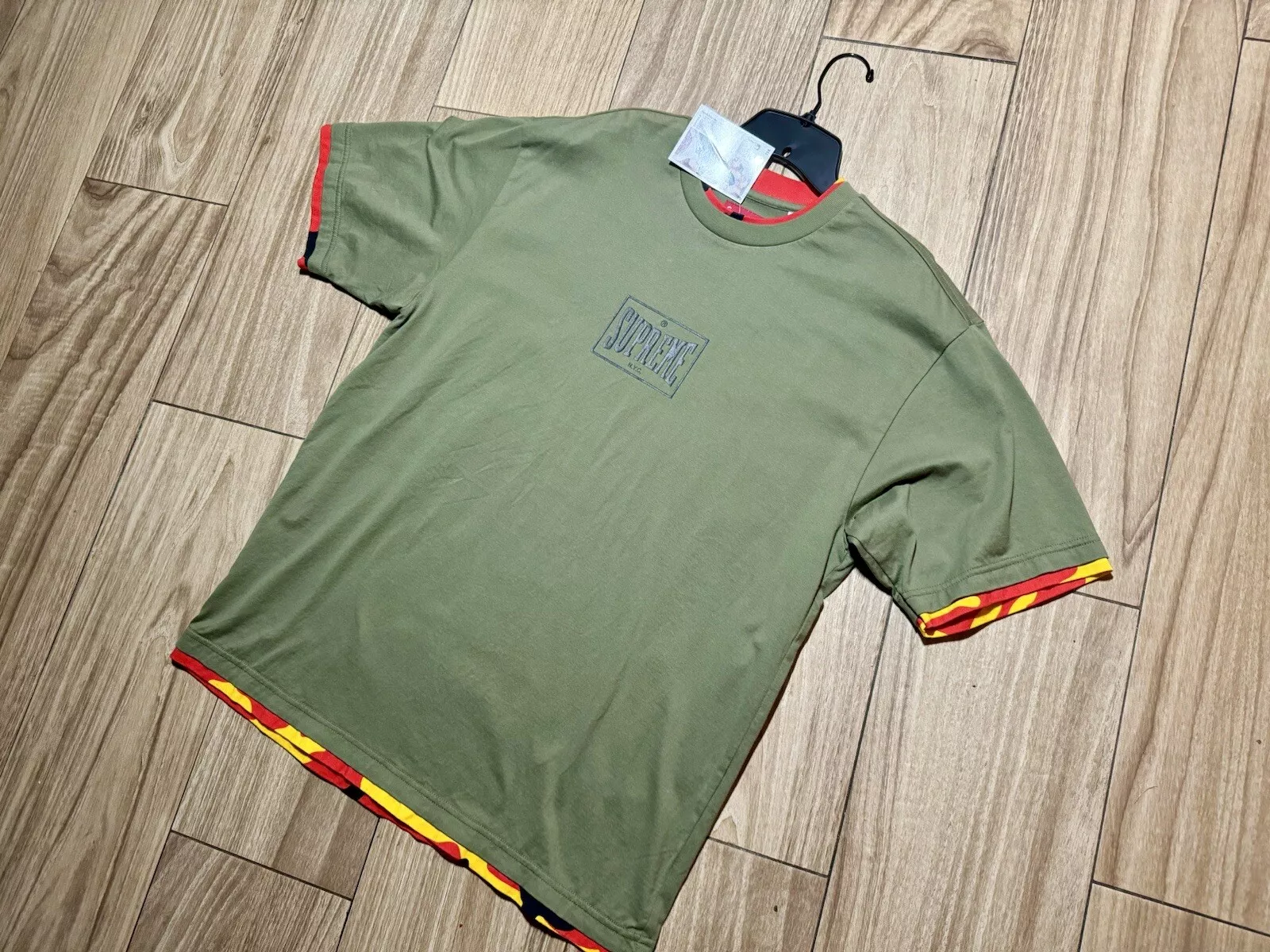 Supreme SS22 Haut superposé S/S olive taille M