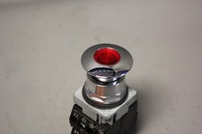 UNUSED SIEMENS RED ILLIMINATED CHROME PUSH/PULL BUTTON 52PP7E2UB