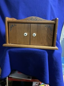 Pfaltzgraff Yorktowne Wooden Bread Box, as is