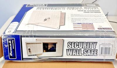 Homak WS00017001 In-Wall Safe   Fits Between Studs New in box with 2 keys