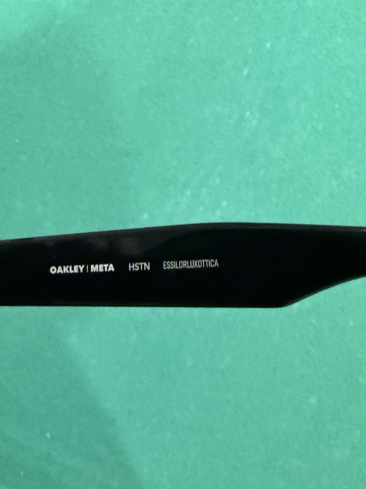 Oakley Meta HSTN AI Smart Glasses Black/Clear OW8002 – New Other – Case Only