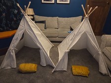 Kids Teepee Canvas Play Tent x2 with 2 matching throws