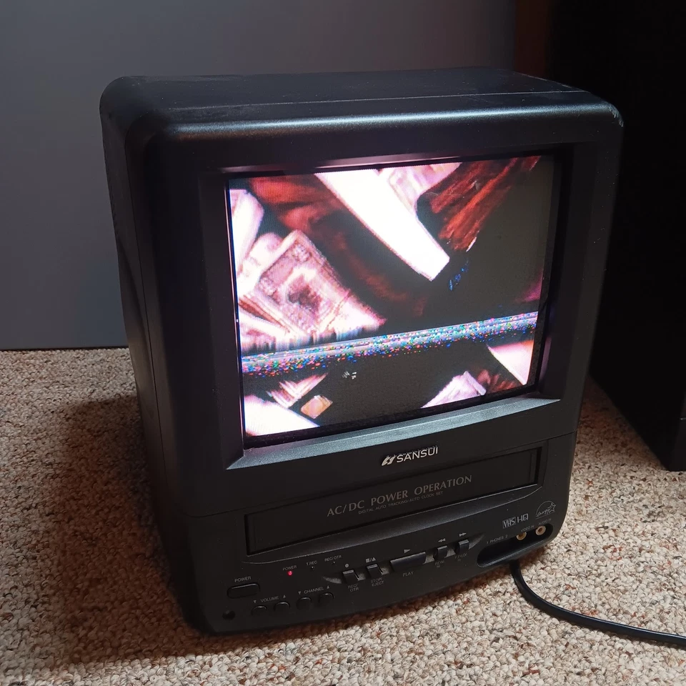 Sansui Portable TV VCR Model COM0960 CRT For Parts Repair "Rolling Screen" - Image 3 of 4