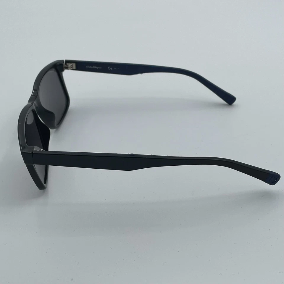 Gafas de sol Salvatore Ferragamo marco azul polarizadas de lujo de diseñador Foto 2 de 4