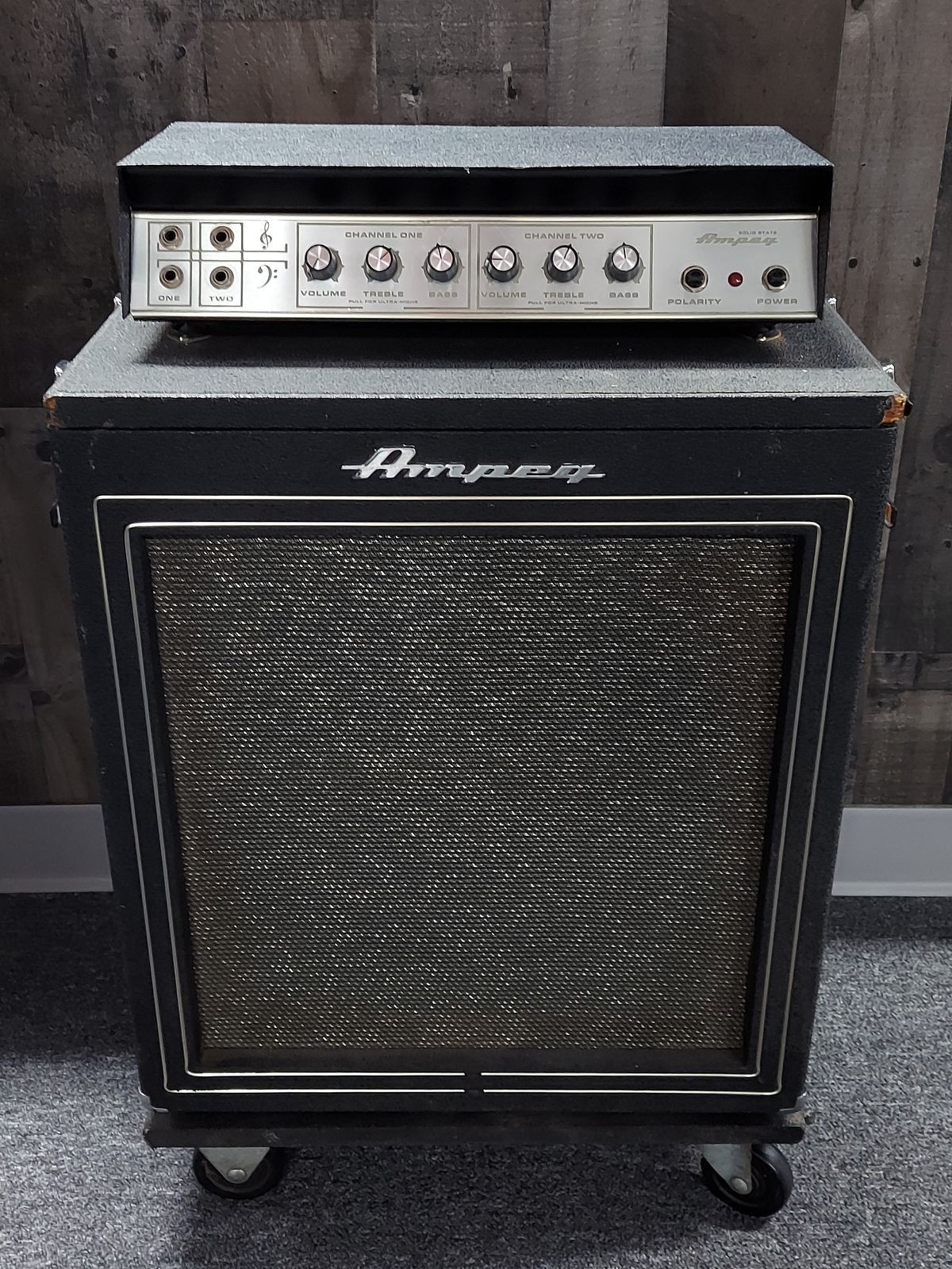1970 Ampeg BT-15 Portaflex - 50 Watts - 1x15 Bass Combo - With Trolly