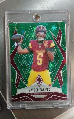 2025 Panini Phoenix - Jayden Daniels #8 Green Winter /149