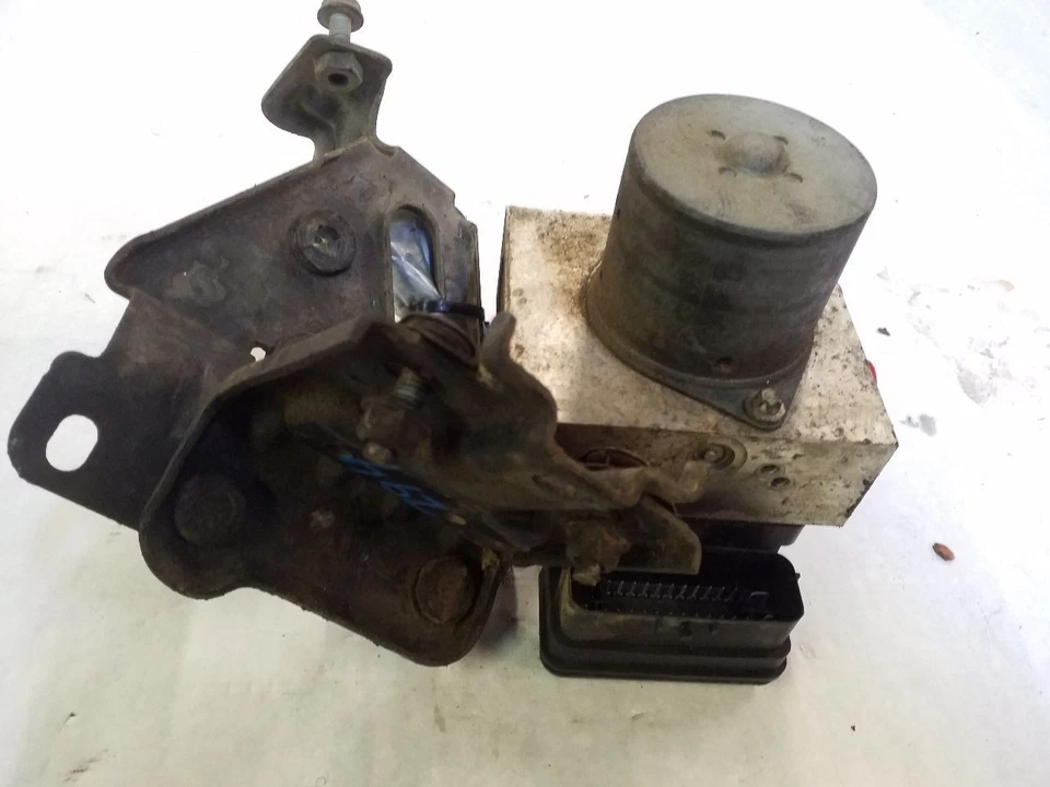 Насос антиблокировочной системы тормоза ABS с кронштейном | Подходит для Ford F250 F350 2014-2016 годов выпуска - Изображение 2 из 4