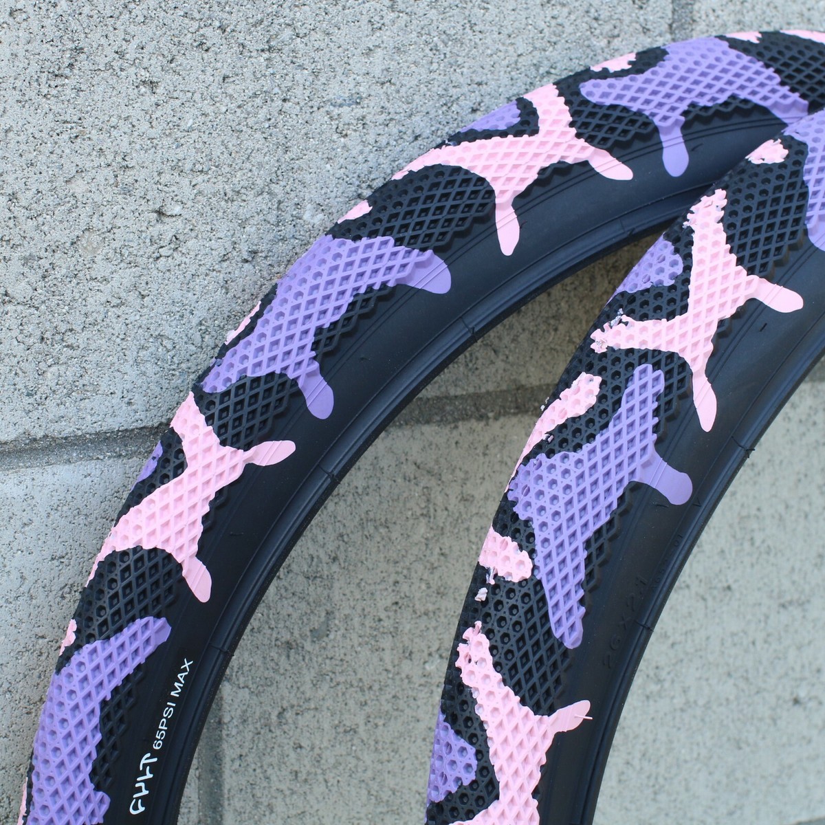パーツ CULT VANS 29\"x2.10\" Camo Tire PAIR OF CULT BMX VANS BICYCLE TIRES 29 X 2.10