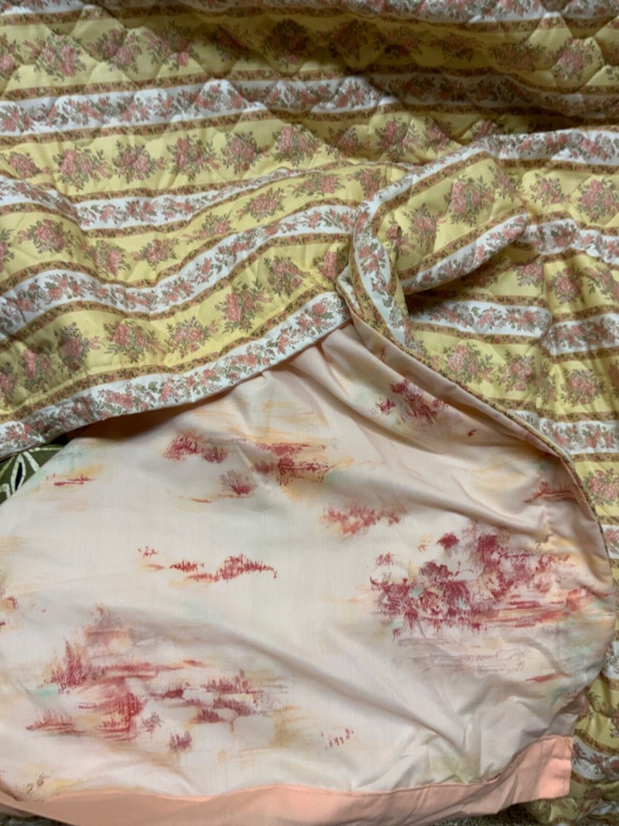 Vintage Yellow Printed quilted Fabric Lined 4 Pieces 54