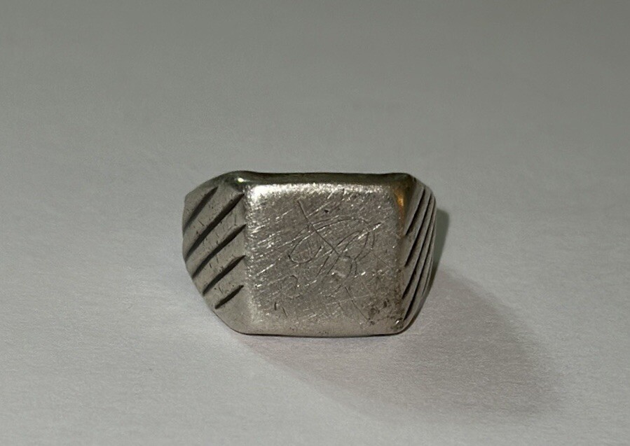 VTG Sterling Silver Initial "B" Statement Ring Me… - image 3