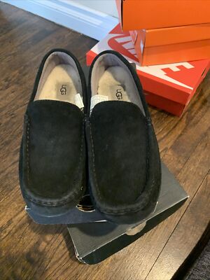 UGG Men display picture 2