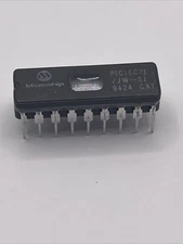 PIC16C71/JW RISC Microcontroller, 8-Bit, UVPROM, PIC16 CPU, 20MHz, CMOS, CDIP18