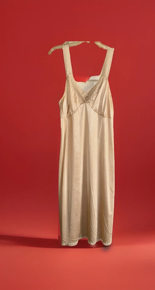 Cabernet Slip or Nighty, nuevo stock antiguo con etiquetas talla grande beige, 100% Nylon Foto 2 de 4