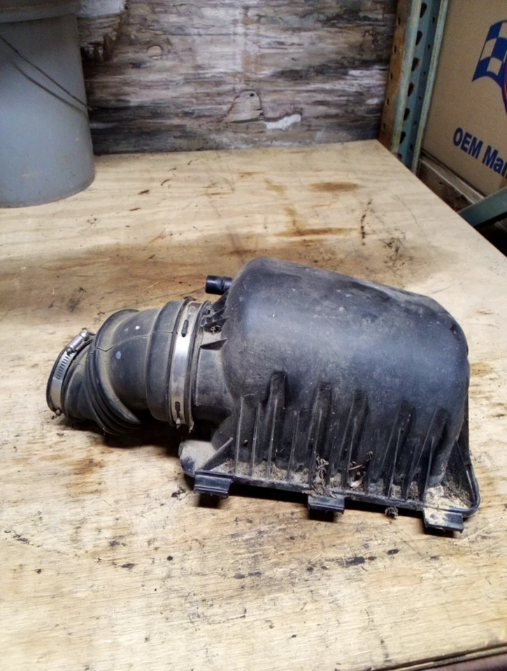 Dodge Grand Caravan 2008 motor 3,8 L filtro de aire carcasa caja tapa cubierta 510107 Foto 3 de 4