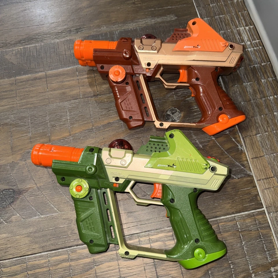 Pistola Lazer Tag Team Ops Tiger Electronics dos verdes REEMPLAZO - Sin accesorios Foto 2 de 4