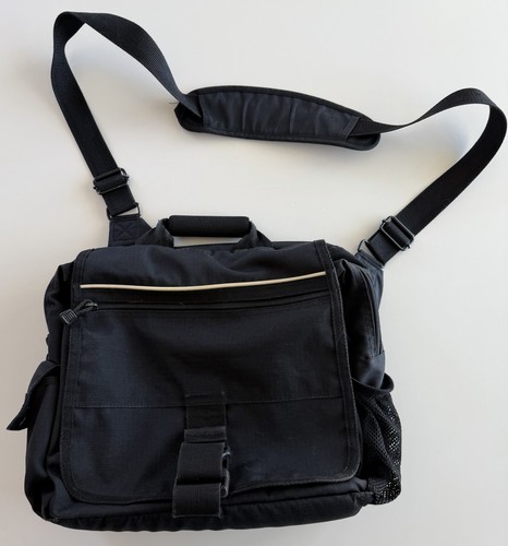 Trager USA Seattle Messenger Laptop Crossbody Bag Travel Black Ripstop 16”x12”