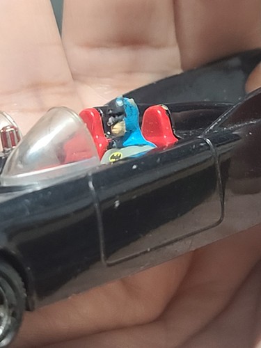 VINTAGE CORGI BATMOBILE BATMAN 1960 BMBV1 DC COMICS BATMAN DRIVER FIGURE - Picture 12 of 17