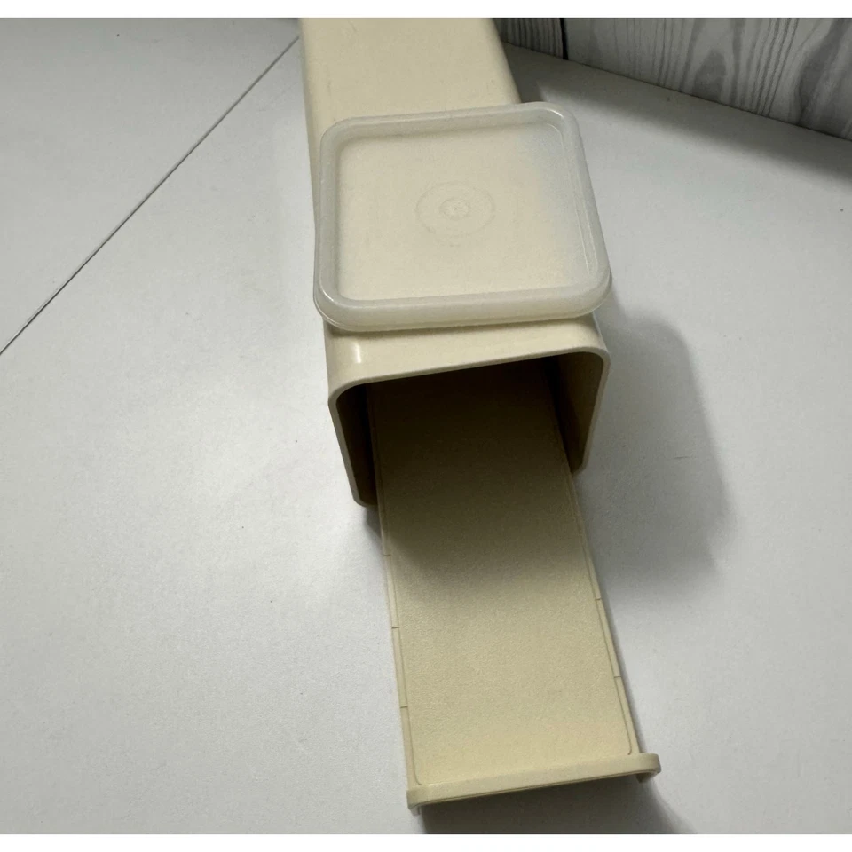 Vintage Tupperware Cheese Cracker Keeper 1696-6 USA - Image 2 of 3