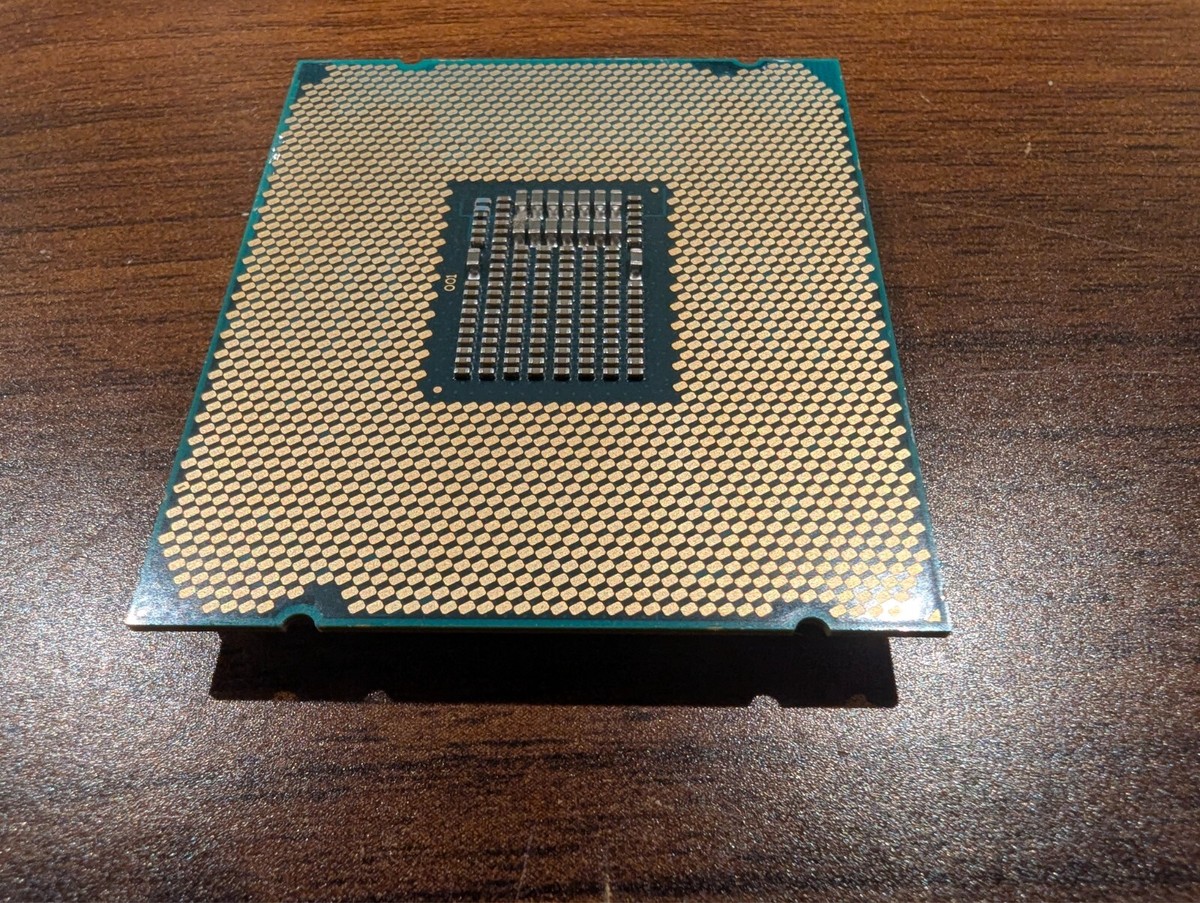 Intel Core i9-10980XE Extreme Edition Processor, 3 GHz, 18 Intel Core i9-10980XE Extreme Edition Processor, 3 GHz, 18