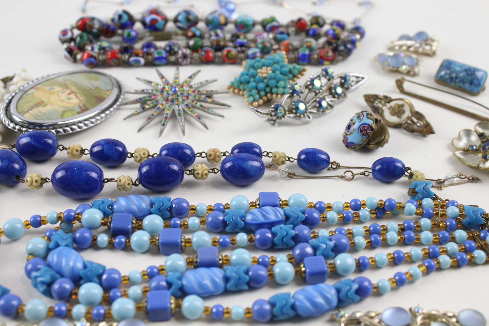 Vintage Kitsch Jewellery Embroided Rolled Gold Millie Fiore Glass 1940