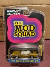 Greenlight Hollywood The Mod Squad 1971 Dodge Challenger  340 Convertible