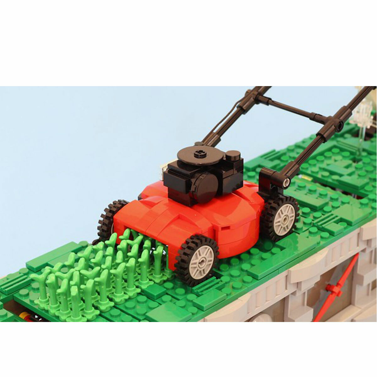 C184 Lawn Mower Man Kinetic Sculpture with Power Functions