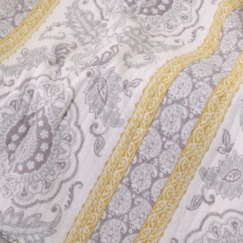 St. Claire Quilted Throw - Multicolor - Levtex Home - 第 3/3 張圖片