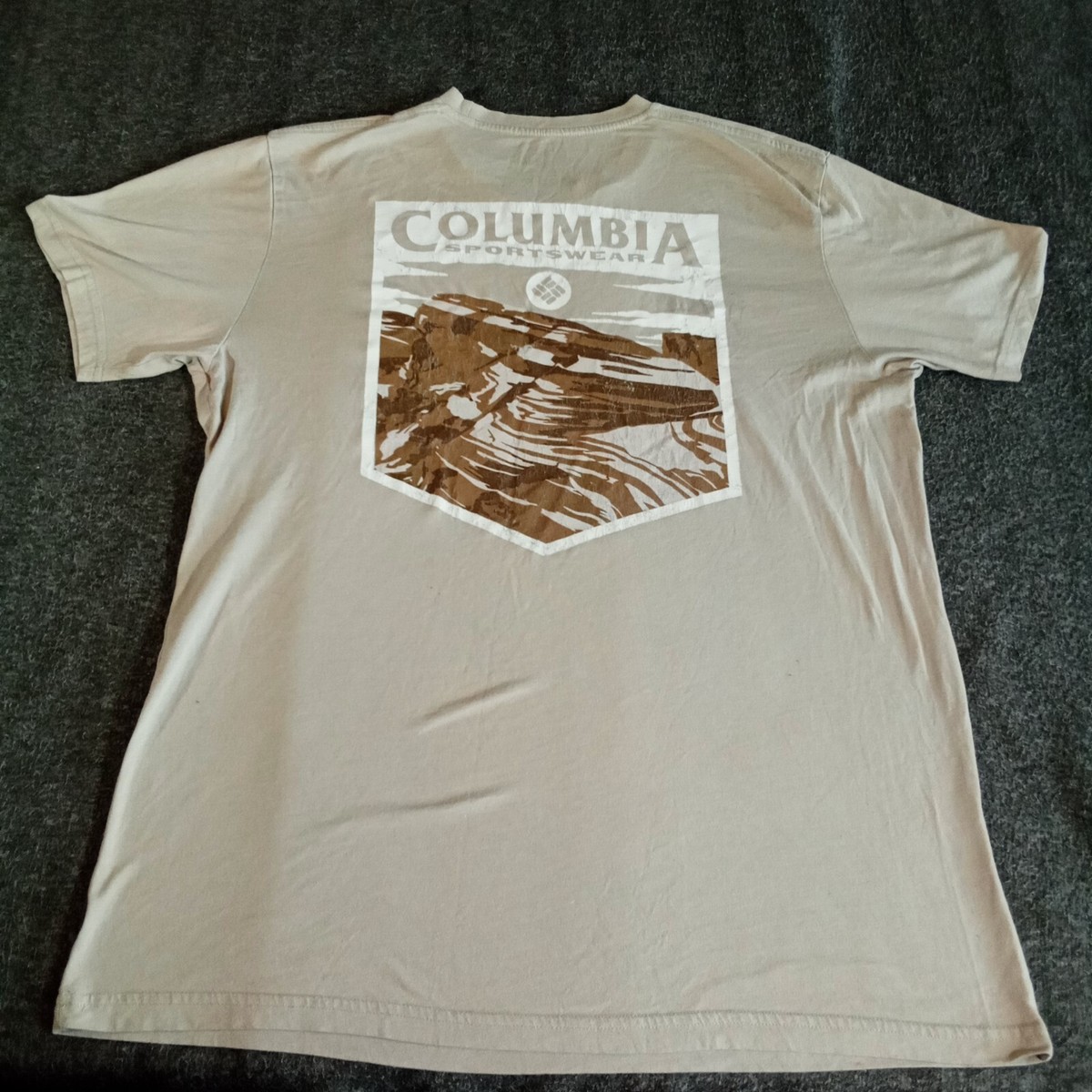 Columbia Shirt Mens Large Cream Causal Graphic Outdoor Fishing Camp  Mountains