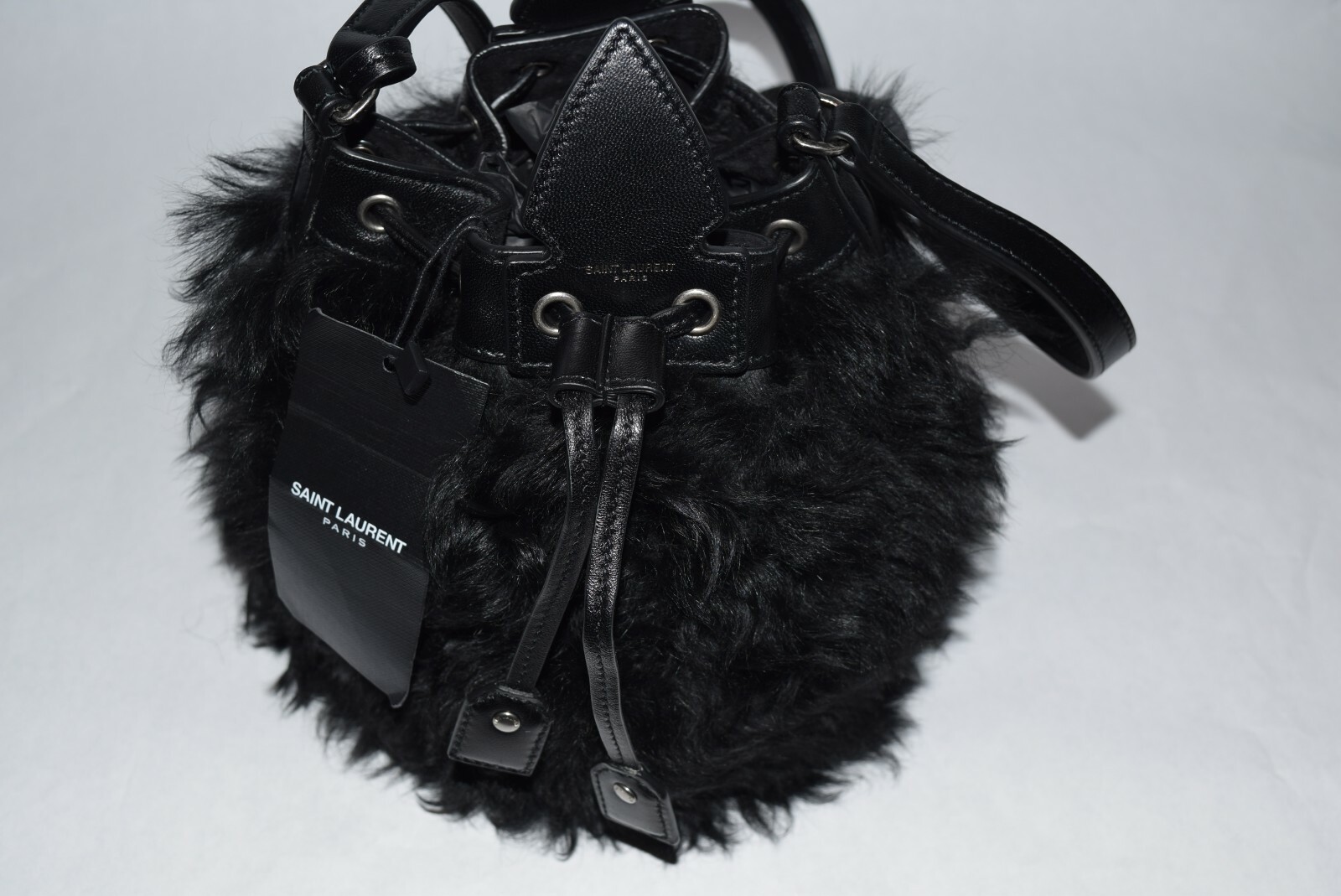 NUOVO! Borsa a secchiello YSL Saint Laurent Shearling Anja autentica $2350 tracolla nera