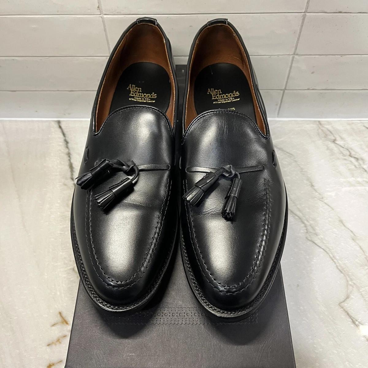 Allen Edmonds GRAYSON Men s Tassel Loafers 10.5 B Black Leather Dress Shoes EUC