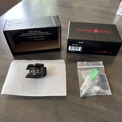 Crimson Trace Rail Master Universal Green Laser CMR-206. **NIB**