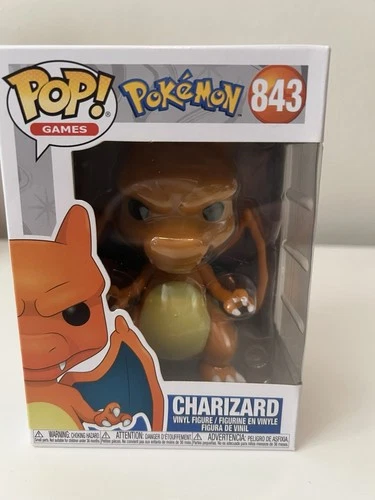Funko Pop! Pokémon Charizard #843 w/ pop protector