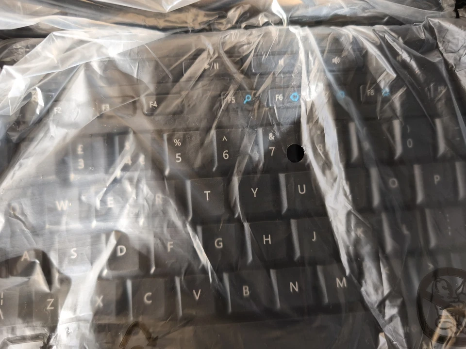 Microsoft Wired Desktop 600 Keyboard and Mouse Set, UK Layout - Black NEW SEALED - Image 3 of 4