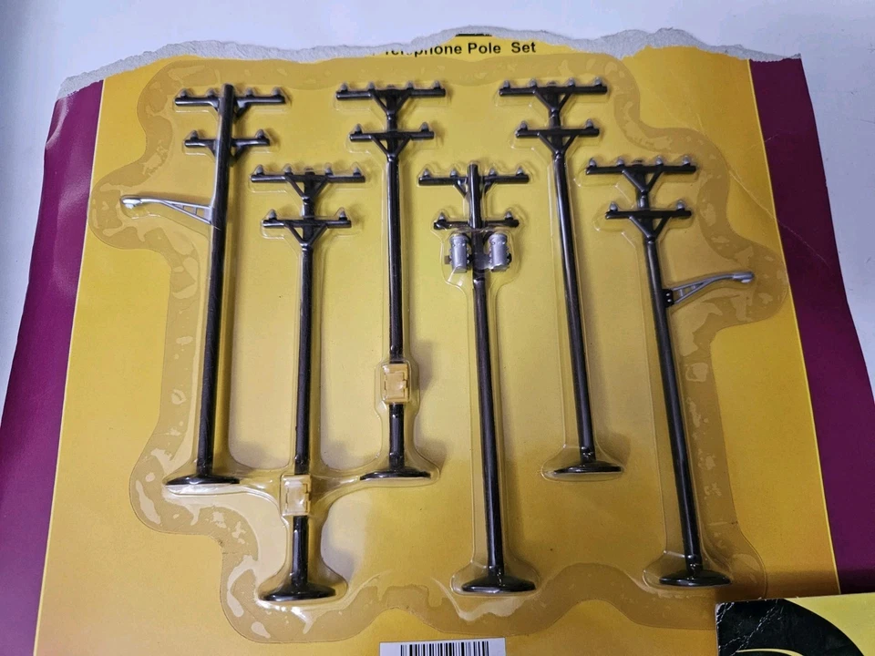 O Accessory lot - Rail King Telephone Poles, RR Signs, K Line Ptd Figure - NEW - Image 4 of 4