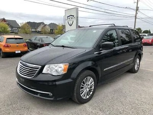 2015 Chrysler Town & Country Touring-L Accident Free Easy Fin...