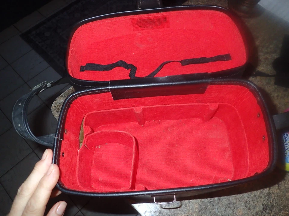 Vintage Black Hard Leather Camera Case Soligor - red interior 11" x 6" x 8" - Image 3 of 4