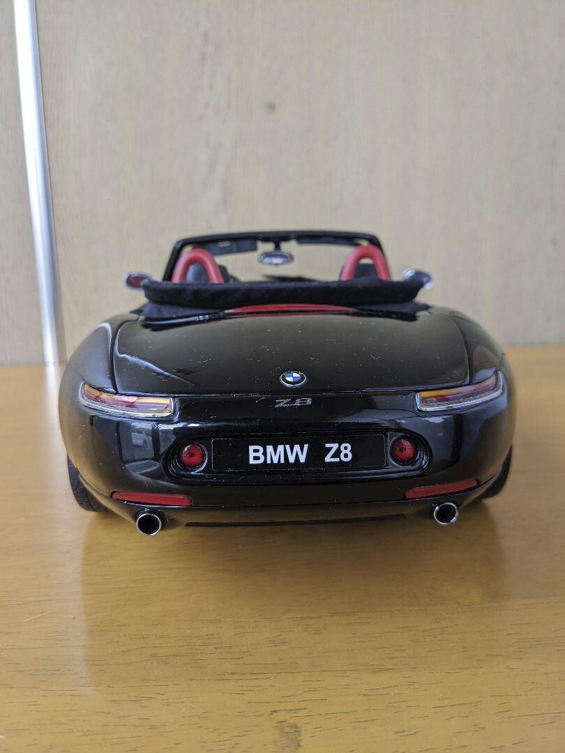 京商 1/12 　BMW Z8　ダイキャストカーシリーズ　送料無料 京商 1/12 007 James Bond BMW Z8 007ボンドカー (チタン