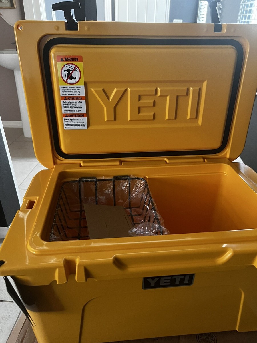 YETI - YETI  Tundra 45 イエティ　クーラーボックス　イエロー YETI Tundra 45 イエティ クーラーボックス イエロー