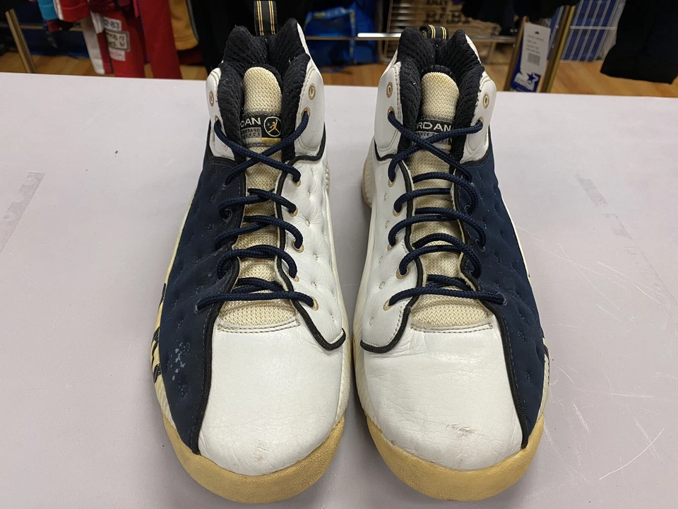 Used Jordan Team Sneaker White Navy Size 12 Authentic Vintage VTG Rare OG Bball - Image 4 of 4
