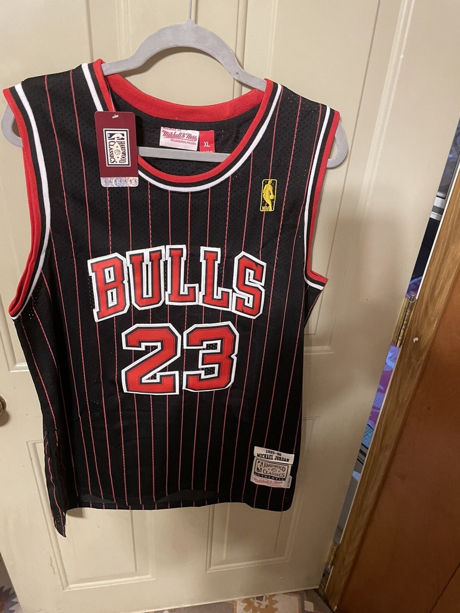 100% Authentic Michael Jordan Mitchell & Ness 95-96 Bulls