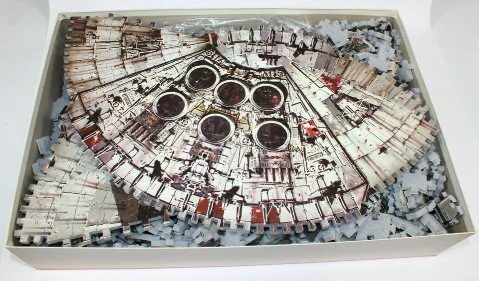Rompecabezas 3D Star Wars Halcón Milenario MB 823 piezas súper desafiante Foto 2 de 3